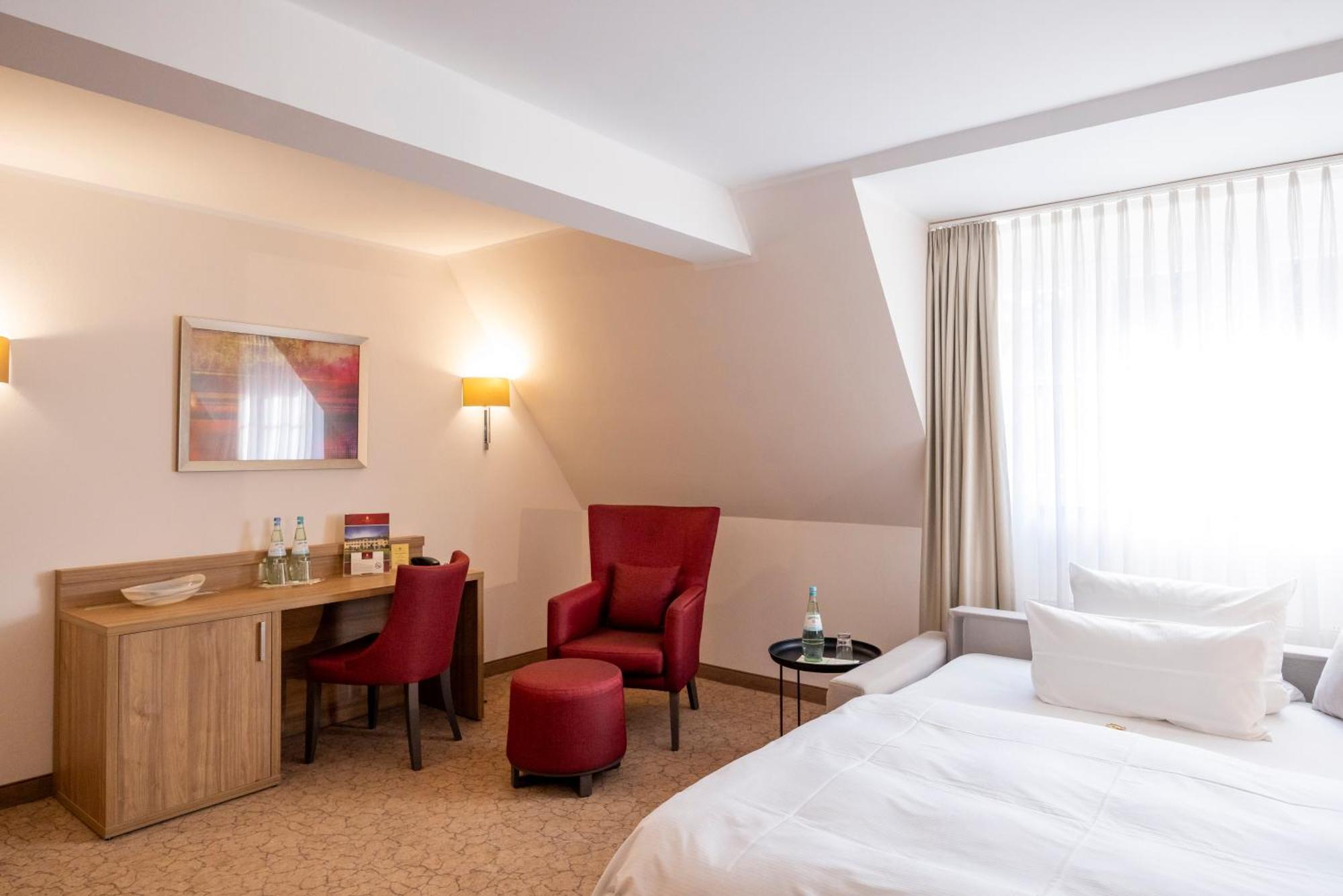 Parkhotel Hohenfeld 4*