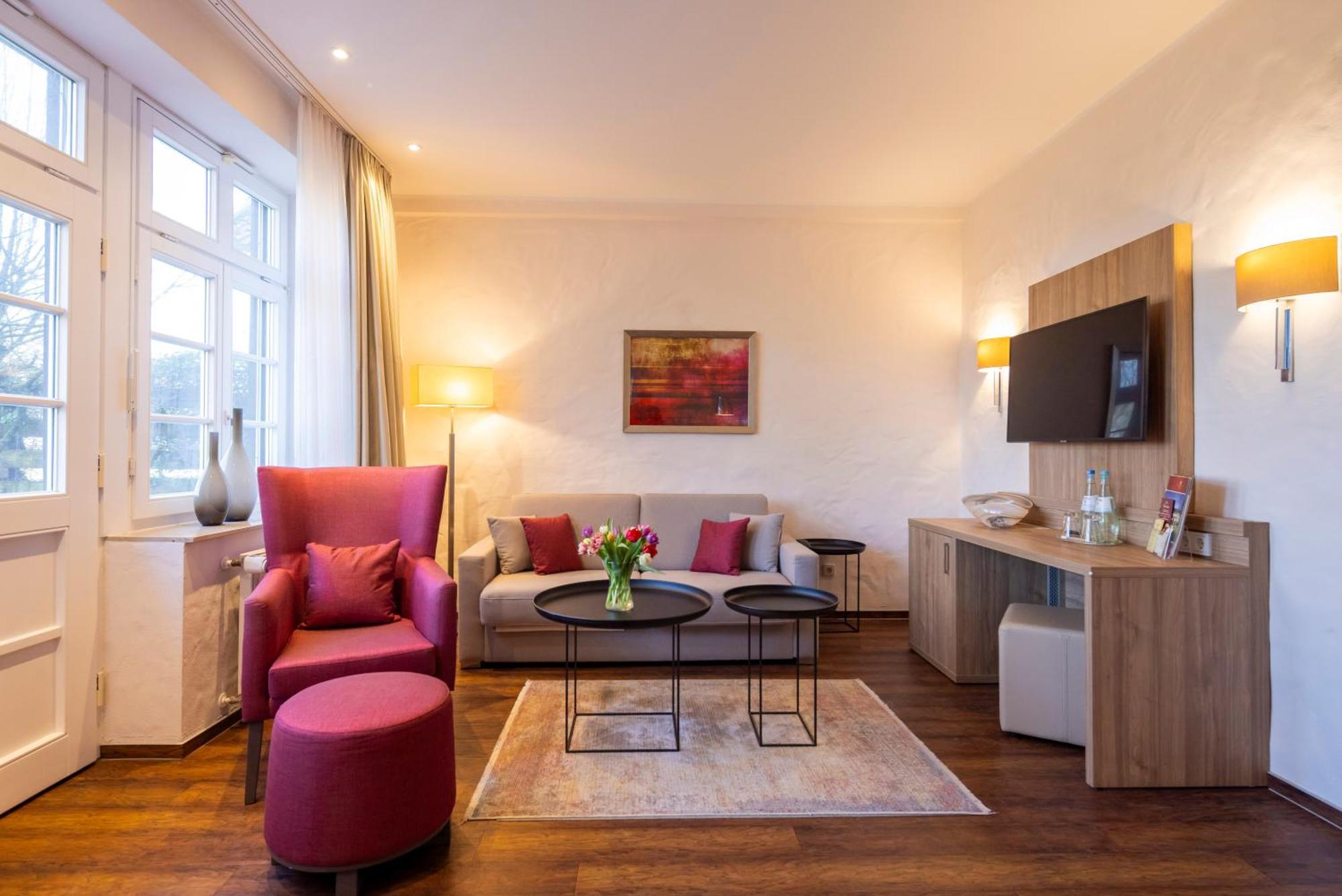 Parkhotel Hohenfeld 4*